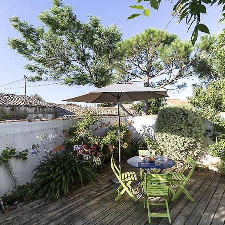Un air de vacances au milieu de l'océan Ile d'Yeu Extérieur photo