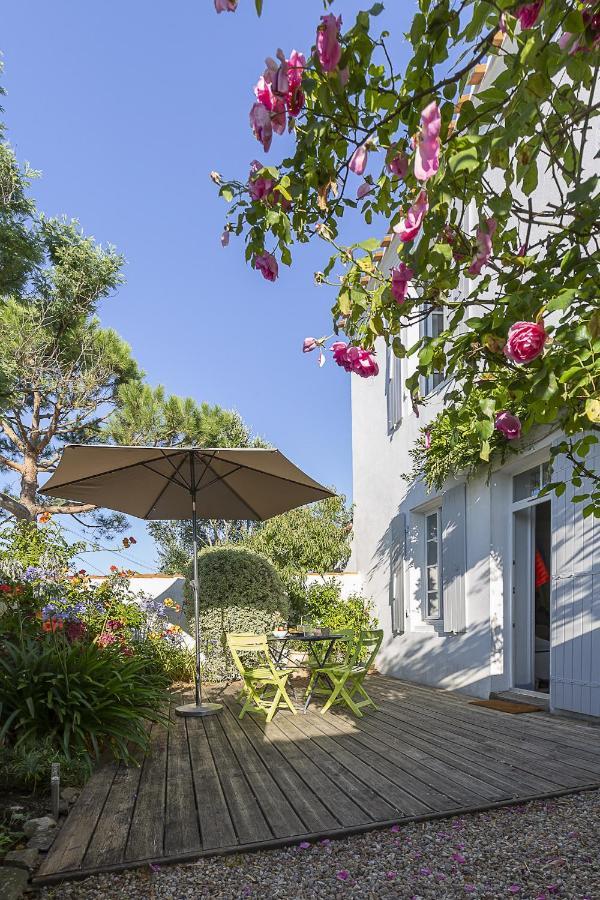 Un air de vacances au milieu de l'océan Ile d'Yeu Extérieur photo